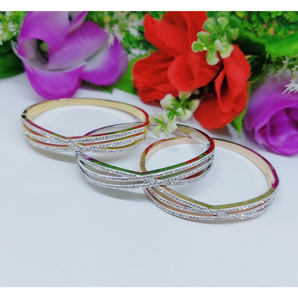 Set Titanium perhiasan wanita gelang dan cincin mata full