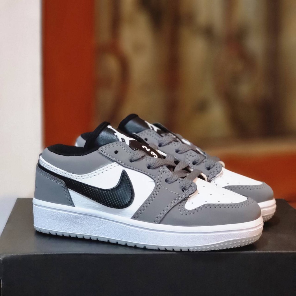Sepatu Anak Jordan Low Abu Putih Hitam