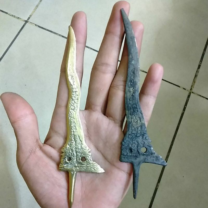 Keris naga kembar Kuningan sari