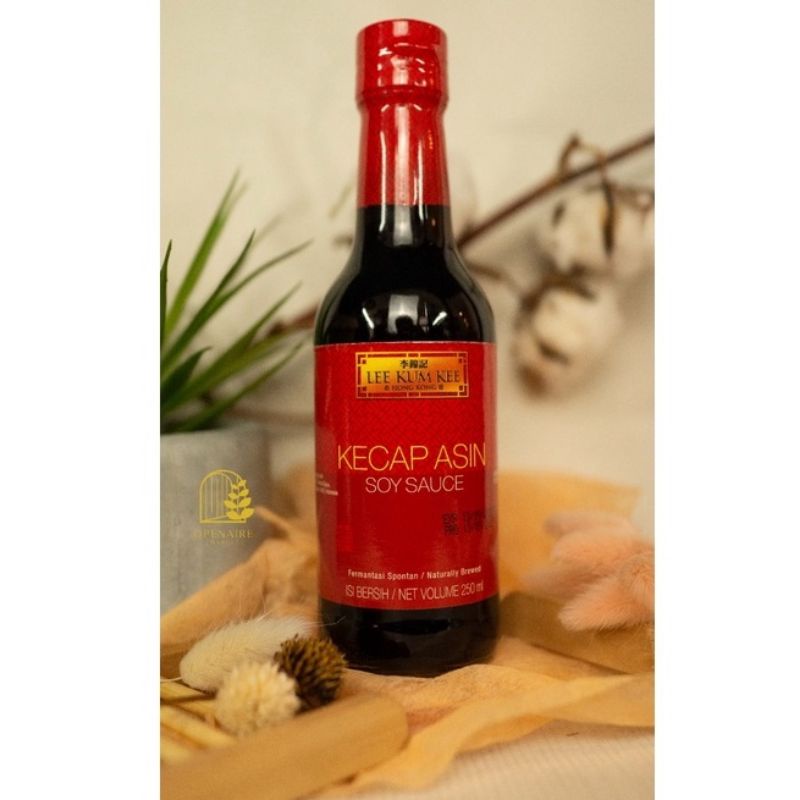 

LEE KUM KEE SOY SAUCE 250 ML / SAUS KECAP ASIN - KECAP KEDELAI.