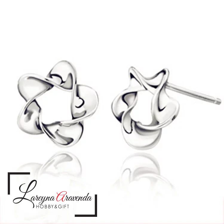 Anting Titanium Model Bunga Anti Karat Non Alergi AT010