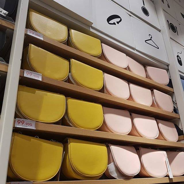 MINISO TAS SETENGAH LINGKARAN