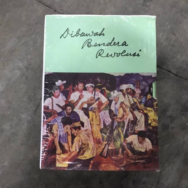 Di bawah Bendera Revolusi Jilid 1 Dan 2 Original - Ir Sukarno