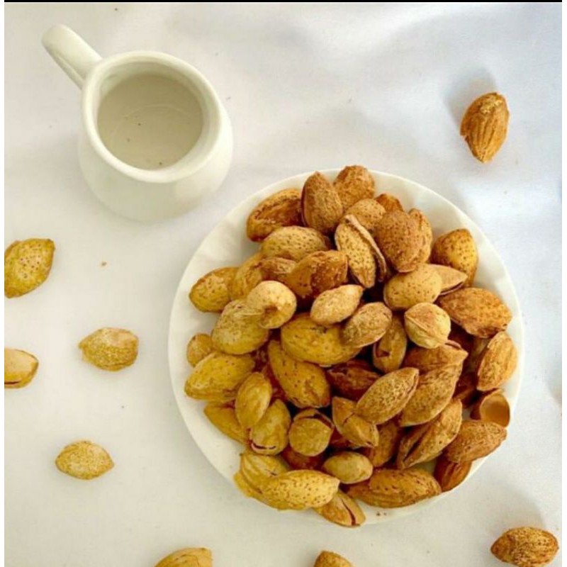 

Kacang Almond 500gr