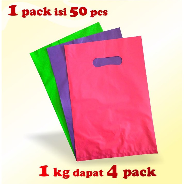 

Tas Plastik Kemasan Souvenir Polos Warna 20 X 30 cm