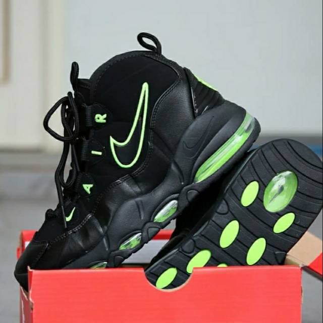 Nikw air uptempo black light green