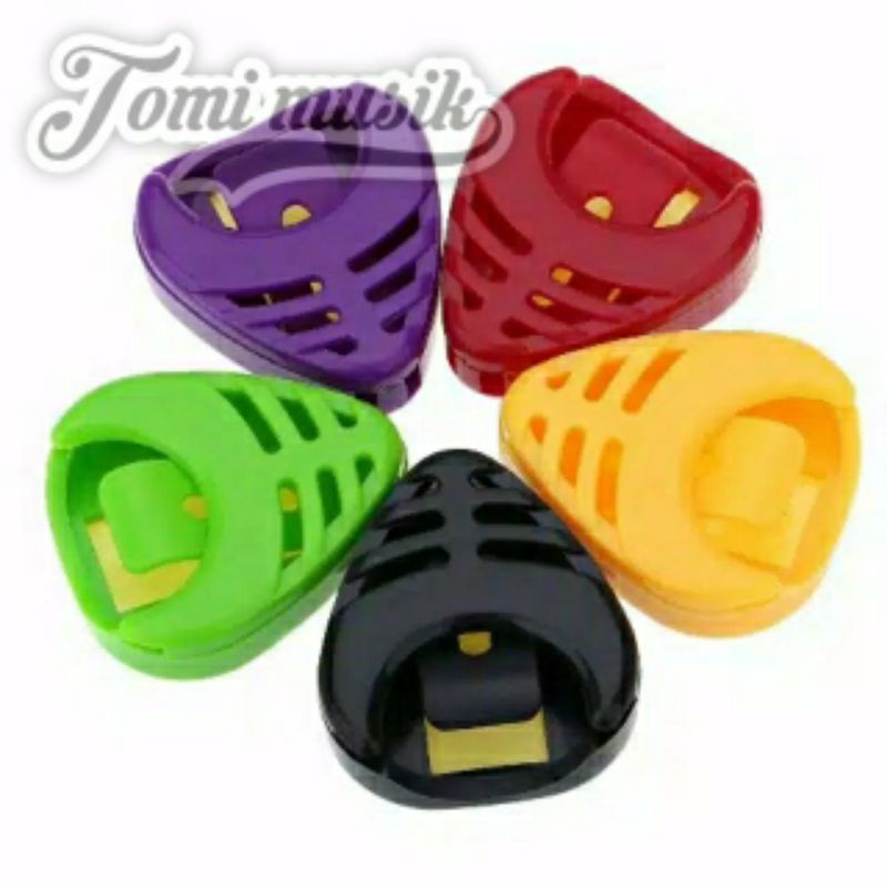 Pick holder tempat menyimpan pick gitar