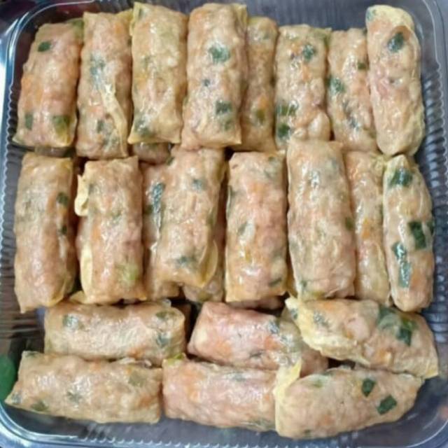 

Gohyong (Lumpia ayam kulit tahu )