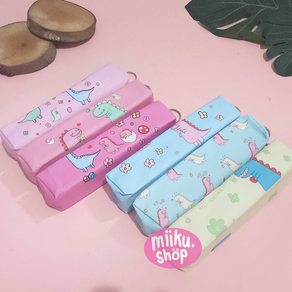 

KOTAK PENSIL MOTIF KARTUN DINOSAURUS / TEMPAT PENSIL DINO LUCU