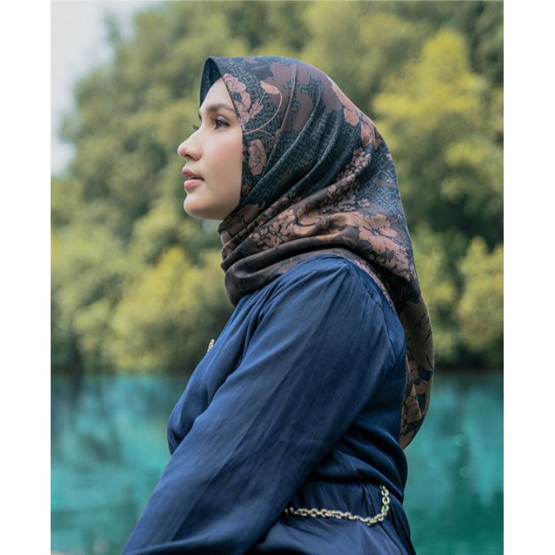 Dayana Scarf by Heaven Lights