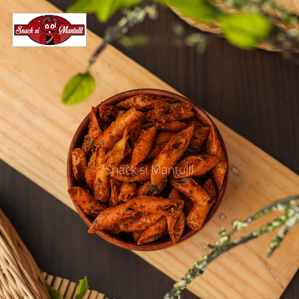 

KULIT LUMPIA EKSTRA PEDAS DAUN JERUK SNACK SI MANTULLL DAN VARIAN RASA