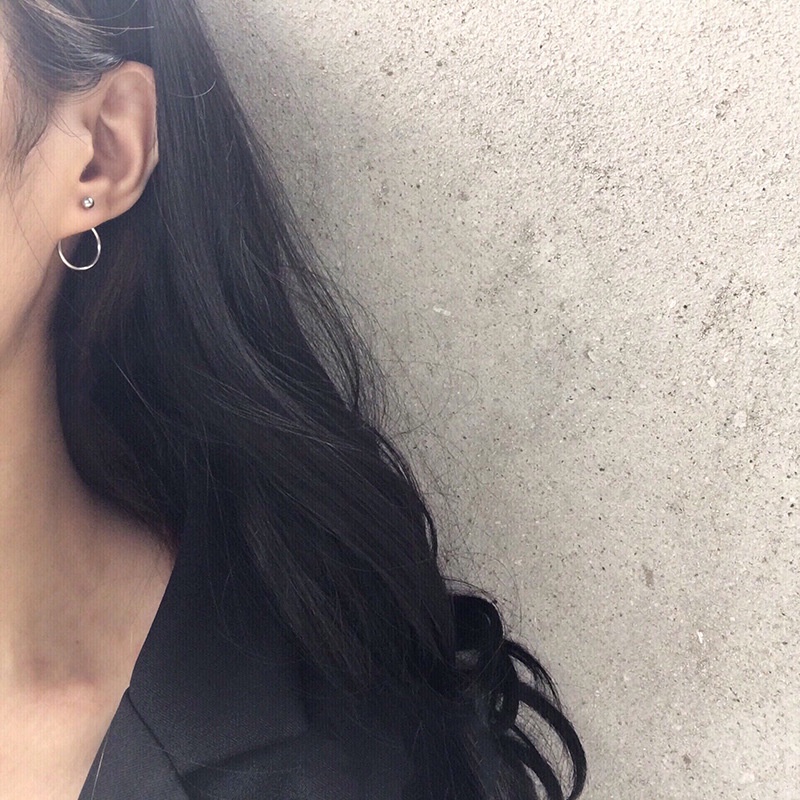 We Flower Anting Stud Bentuk Bola Bulat Kecil Gaya Normcore Untuk Wanita