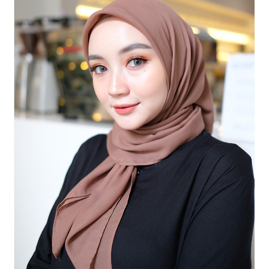 Vallina Outfit - Hijab Segi Empat Polos | Basic Plain Jilbab Bella Square Pollycotton Premium-Khaki