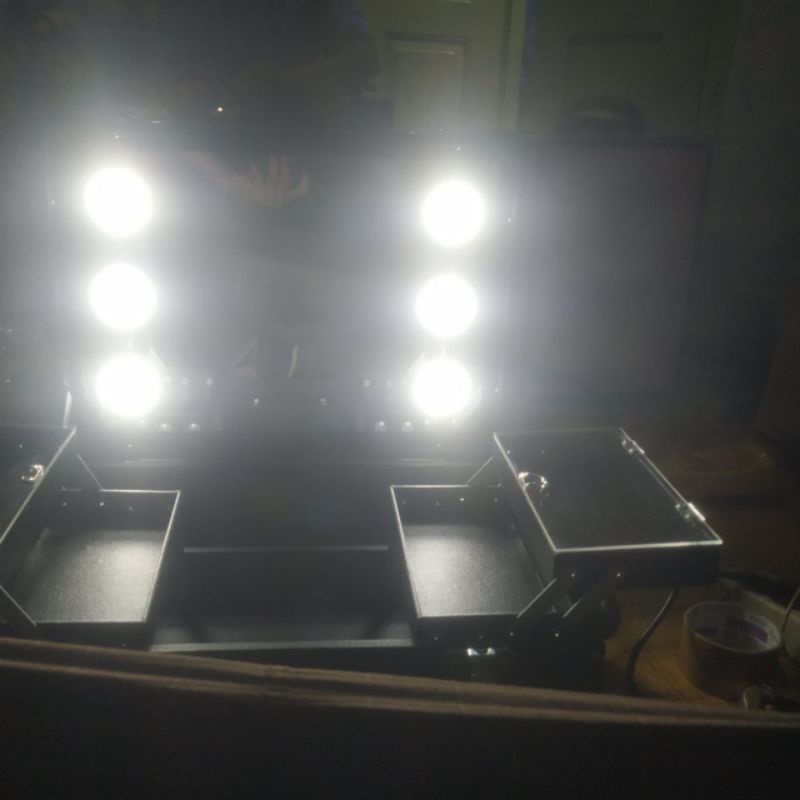 BEAUTYCASE MINI 6 LAMPU FLATT TUTUP AKRILIK