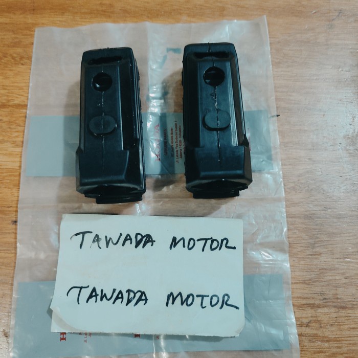 KARET STEP FOOTSTEP BELAKANG HONDA TIGER LAMA TIGER NEW REVO PNP CS1 SONIC 150R ORIGINAL 2PCS