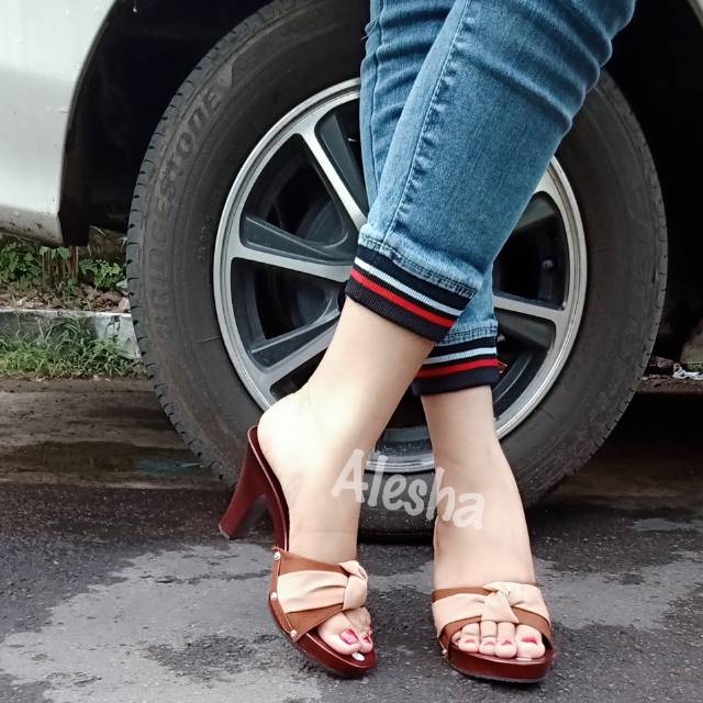 Heels wanita sendal kayu kelom geulis