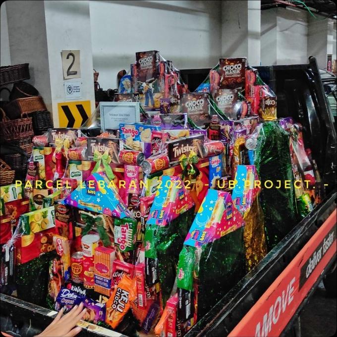 

PARCEL LEBARAN , NATAL, & TAHUN BARU - Ukuran S