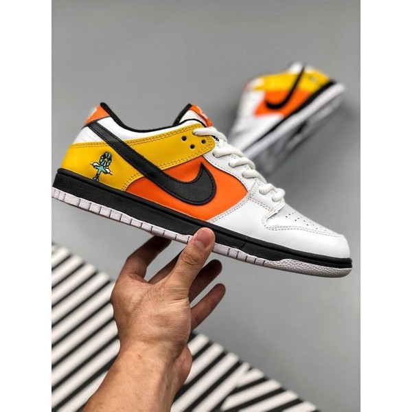 nike dunk low sb raygun
