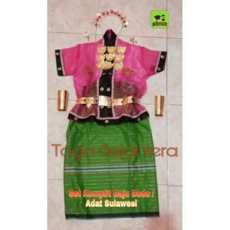 Baju Bodo / Baju Adat Sulawesi Makasar