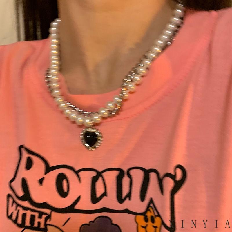 Kalung Rantai Klavikula Model Double Layer Aksen Mutiara Warna Hitam Gaya Retro Hip-Hop Untuk Wanita