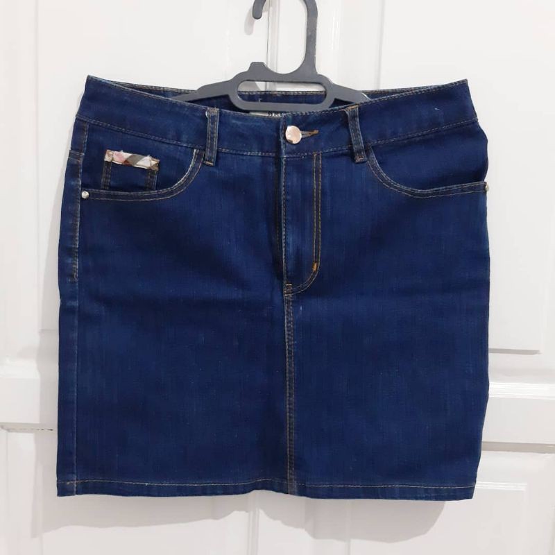 ROK JEANS WANITA BURBERRY / BAWAHAN JEANS WANITA BURBERRY