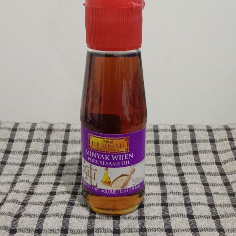 Lee Kum Kee pure sesame oil 115ml / minyak wijen