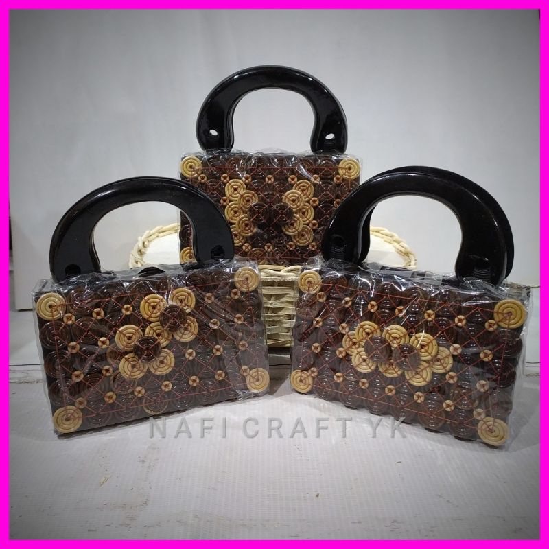 tas batok mini kancing | tas tenteng | tas etnik | tas unik | kerajinan batok kelapa