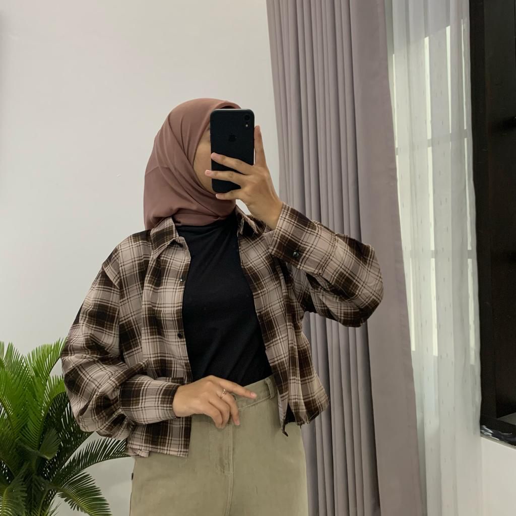 READY STOCK KEMEJA CROP TARTAN OUTER || CROP TARTAN SHIRT || OVERSIZE CROP TARTAN || KEMEJA CROP LENGAN PANJANG-MONO BROWN