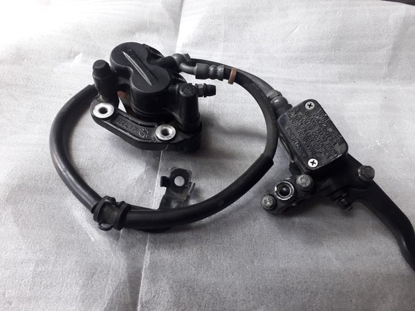 Master Kaliper Rem depan Bajaj Pulsar 135 Original