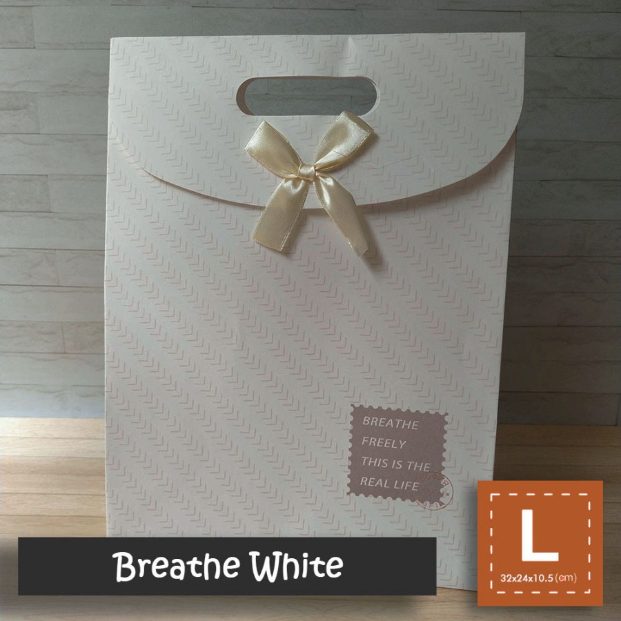 

Paper Bag Motif / Tas Kertas Kado / Tas Ulang tahun - L BREATHE