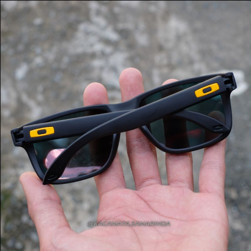 Kacamata Polarized Hitam Cowok