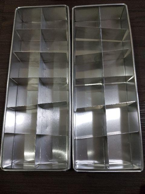 Loyang Brownies Sekat Uk.30x10x4cm Jarak 5x5 (12 Hole)