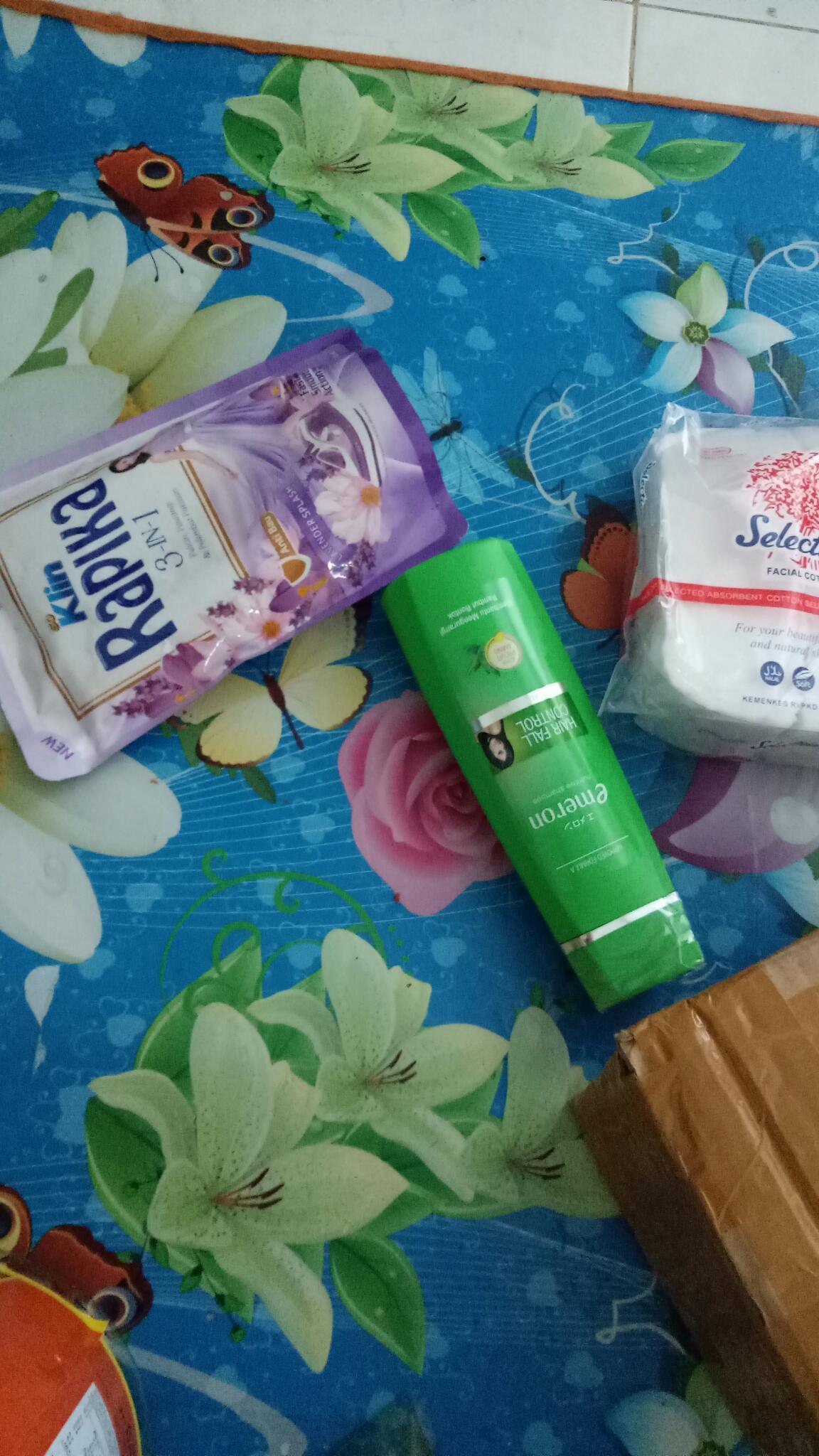 So Klin Rapika Pelicin Pakaian Pouch 400ml