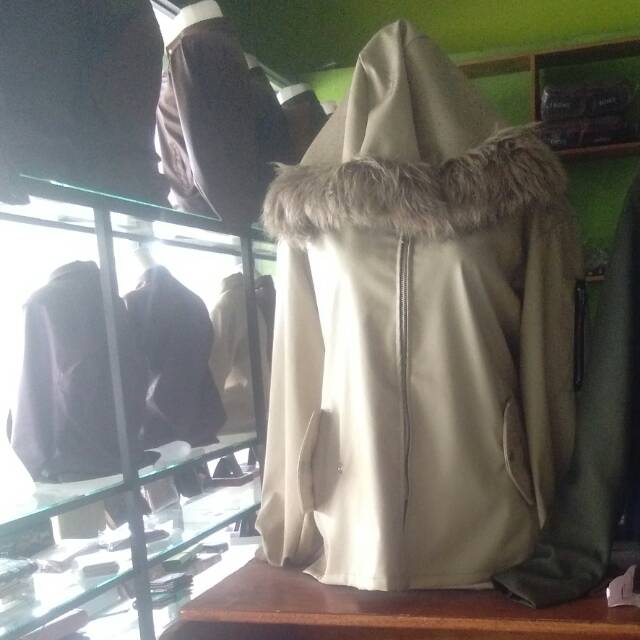 Jeket kulit wanita model korea