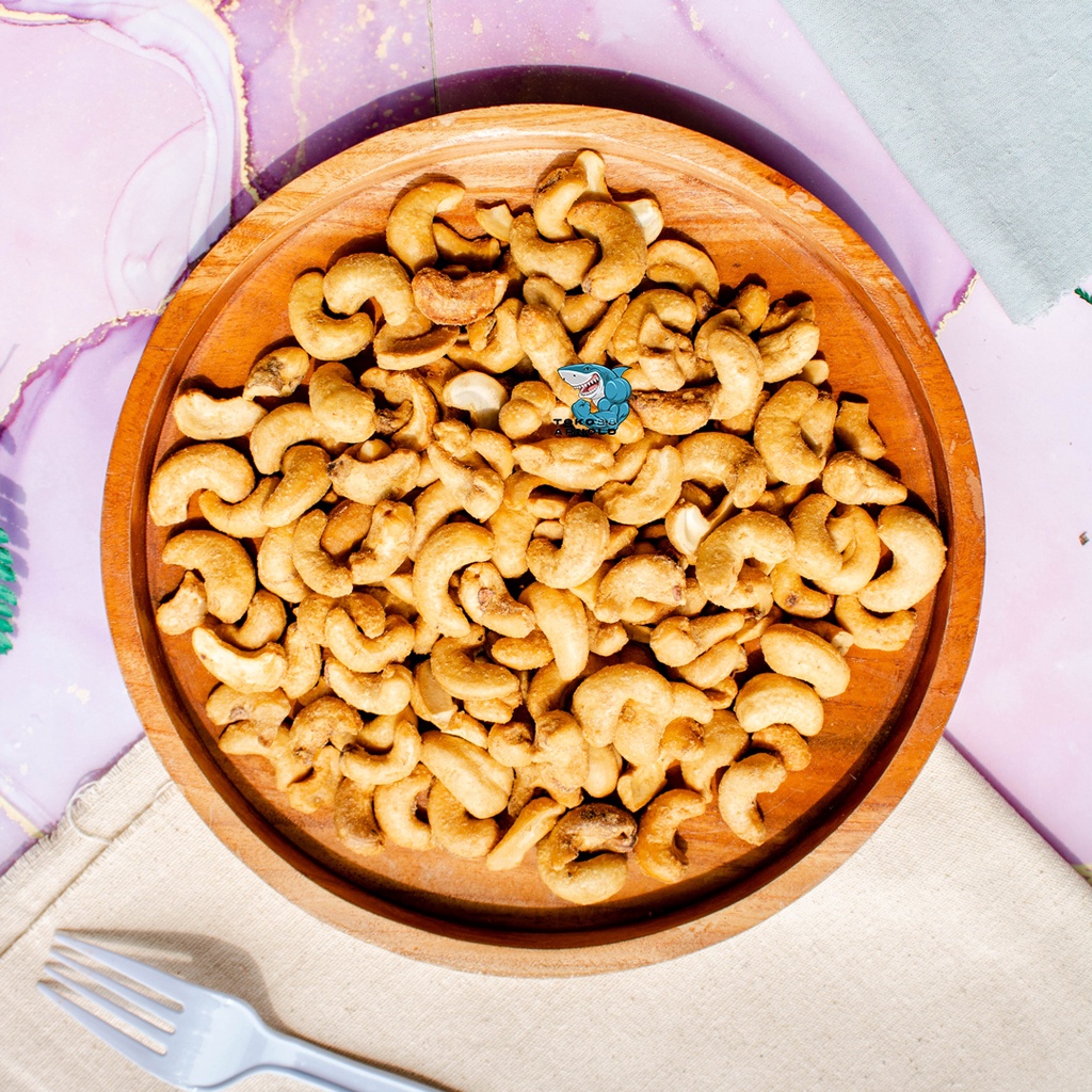 

Kacang Mede Goreng / Kacang Mede / Kacang Cashew - 1 KG