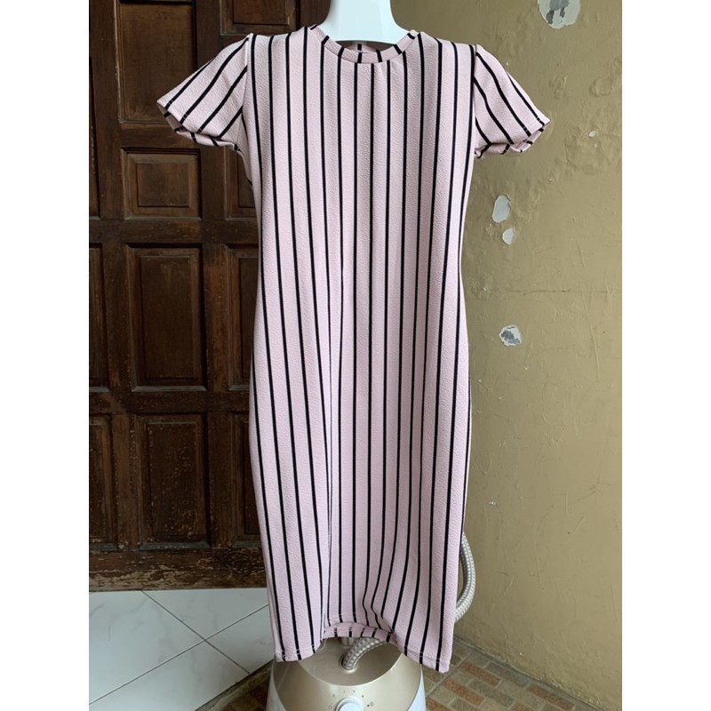 [PRELOVED] MACADAMIA HOUSE PINK BODYCON STRIPED DRESS (DRESS WANITA GARIS)
