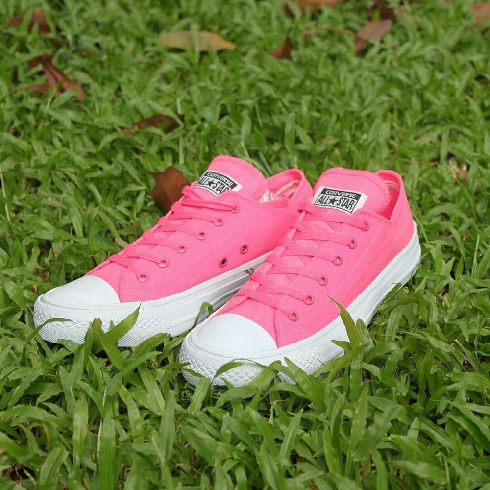 Sepatu Converse Chuck 2 Taylor Pink