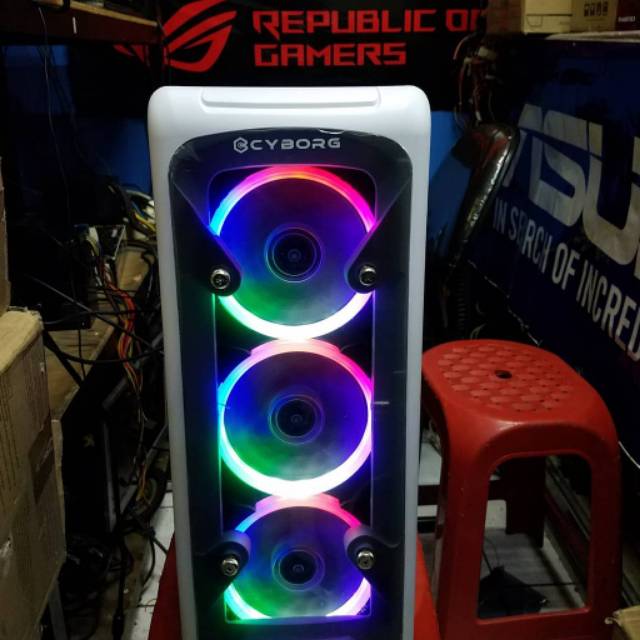 Pc gaming AMD RYZEN 5 2400 memori 8 gb ssd 120 gb led 24 in samsung siap pakai  free keyboard mouse