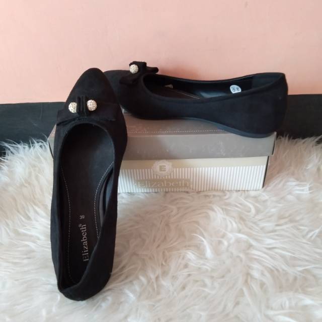 Sepatu Elizabeth