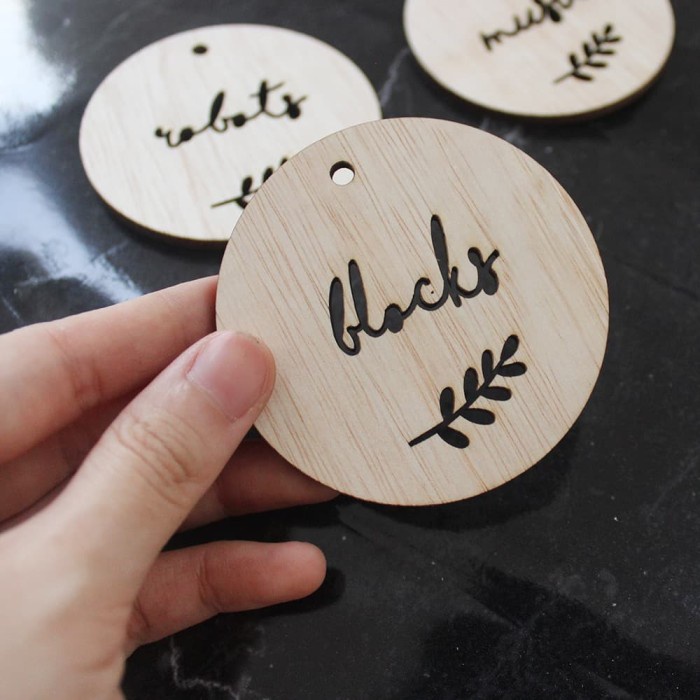 

Hampers Tag Wooden cutting 7cm / Tag cutting Hampers / Hiasan Hampers - 7cm Elegan