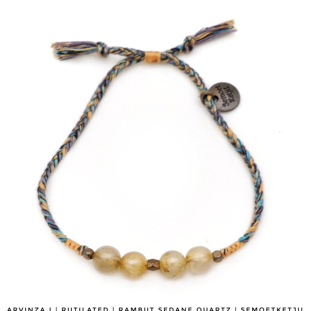 

Semoet Ketjil Gelang Bohemian Arvinza I Golden Rutilated (Rambut Sedane) Boho Special Edition