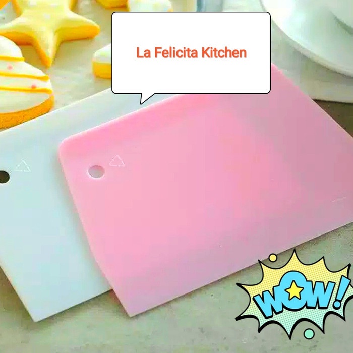 

KUE-PENGHIAS-ALAT- 13CM SCRAPER POLOS ADONAN FONDANT POTONG SCRAP PEMOTONG KUE CAKE CHEF - 13CM