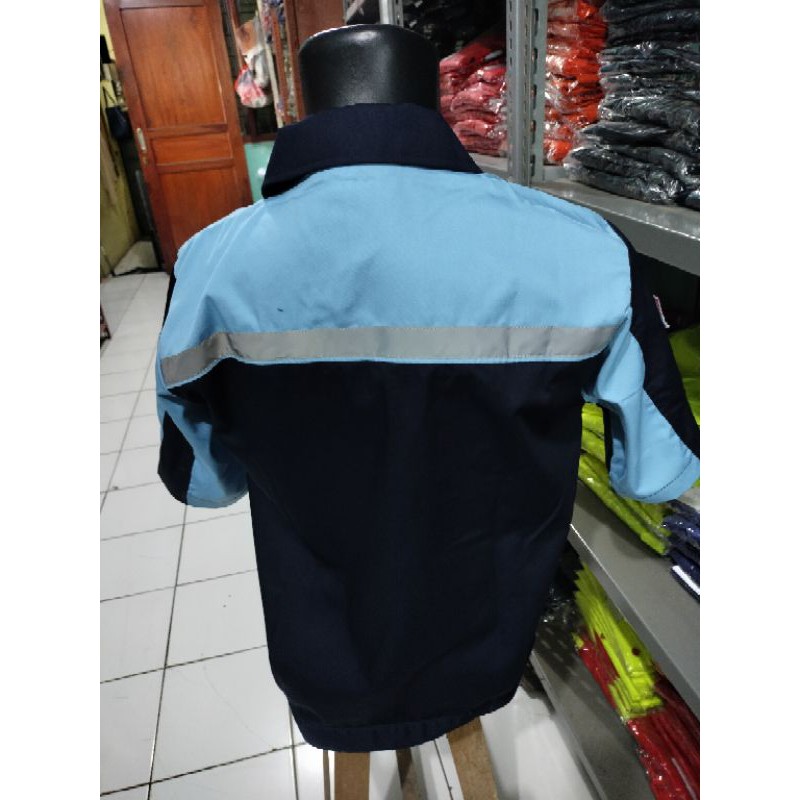 LENGAN PENDEK BAJU SERAGAM SAFETY RESLETING DONGKER BIRU MUDA BERLOGO K3 BENDERA