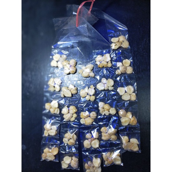 

kemiri Muncang kering bumbu rencengan isi 25 pcs Eceran Rp500 untuk toko/agen/