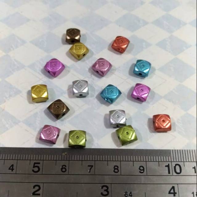 Mote SQ Kotak Ukir Wajik 6 mm Warna