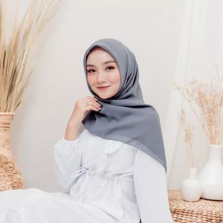 [COD] Bella Square Jilbab Segi Empat Variasi A Double Hycon-Grey
