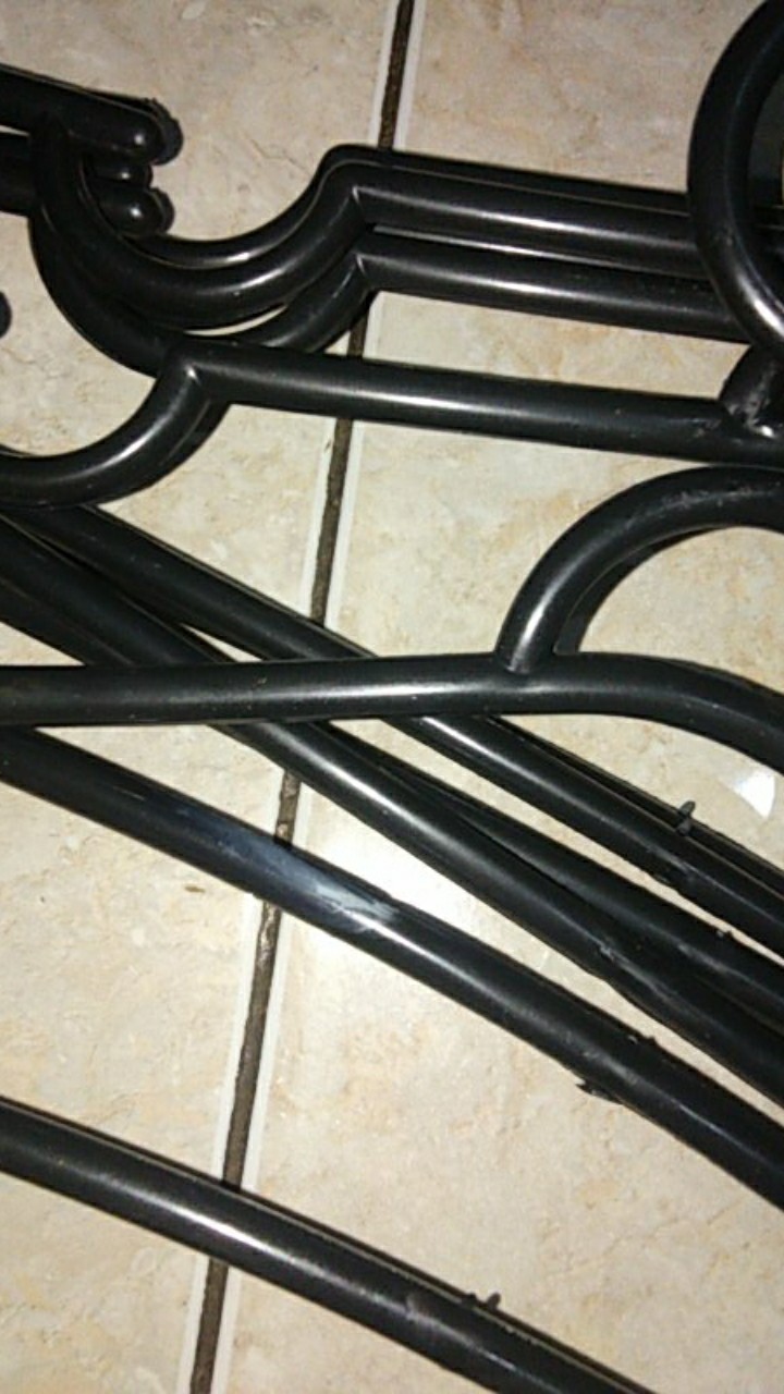 Hanger Plastik / Gantungan Baju (isi 6 Pcs)