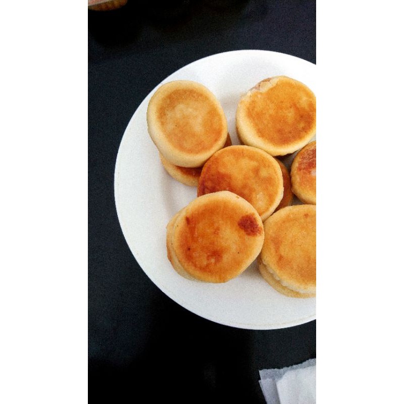 Pia malang(isi 12 biji)/oleh oleh /camilan/ cemilan/kue kering/ bakpia/makanan ringan/jajanan/roti