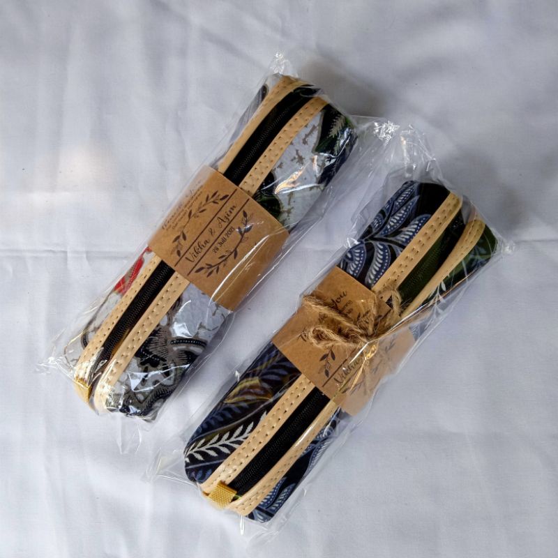 

Tempat Pensil Batik ukuran 19x7 cm | Souvenir Pernikahan