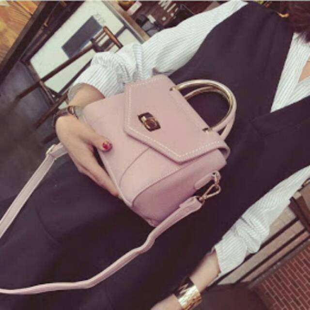 Tas import tenteng wanita